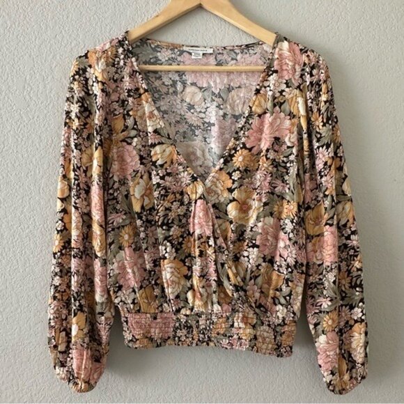 American Eagle Black Floral Wrap Blouse Women’s Size Small Romantic Boho - Picture 3 of 10